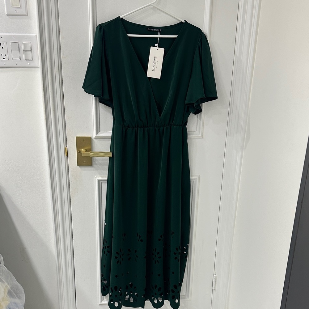 Bloomchic NWT Forest Green Midi Dress – Eyelet Hem & Pockets – 14/16